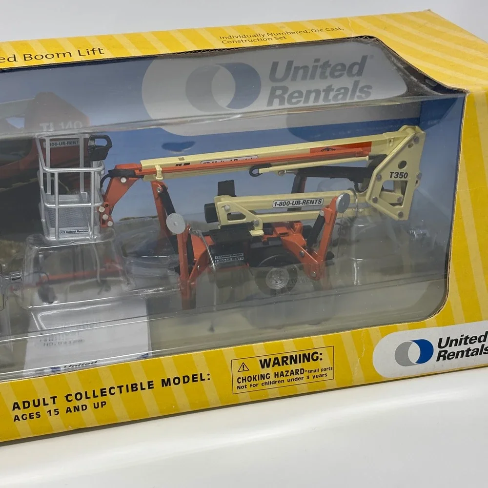 United Rentals Collector Series V Ford F150‎ Pickup & JLG TOW-PRO T350 Boom Lift